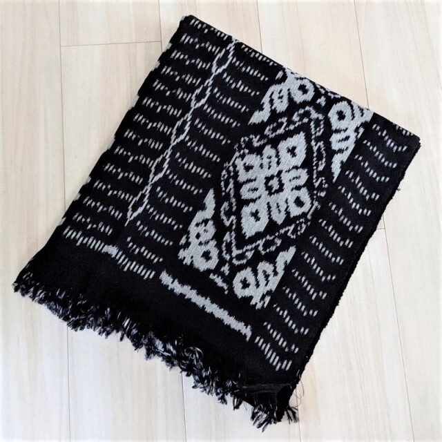 イカット・トロソ（ブラック＆ホワイト）