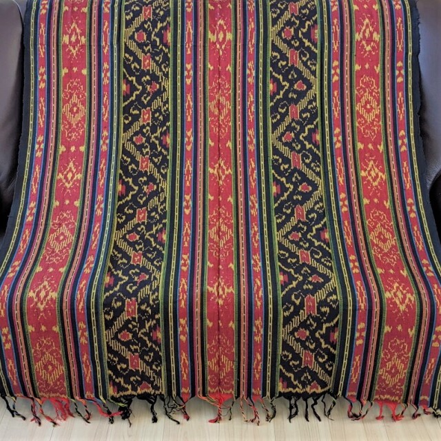 イカット・トラジャ（レッド）全体