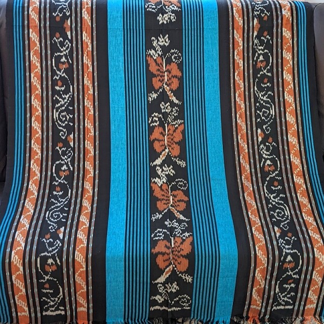 イカット・ジェパラ（青のラインにブラウンの花柄）