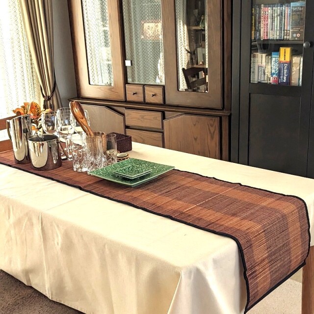 メンドンのテーブルランナー（ブラウン）