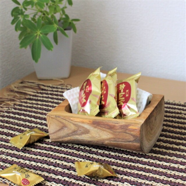 チークの丸太ハーフトレー（Sサイズ）使用イメージ