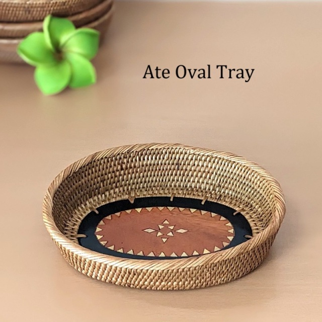 アタとウッドのオーバルトレー