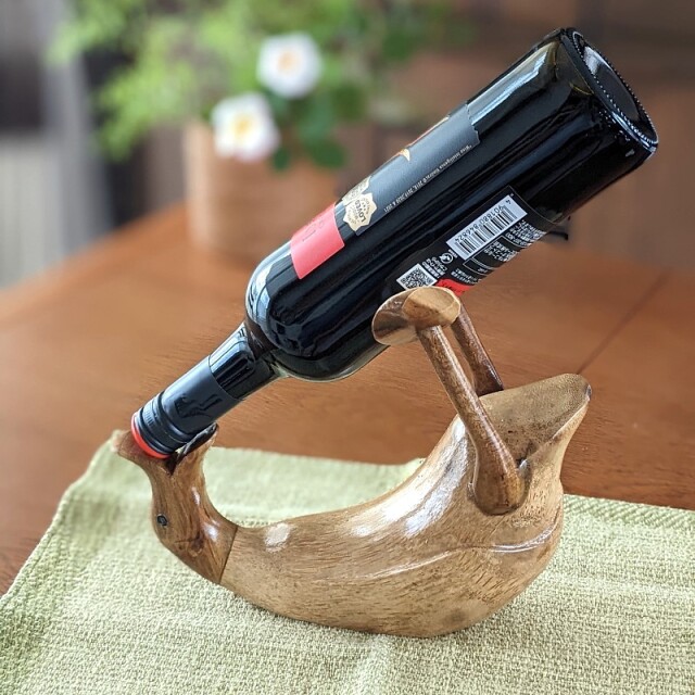 木彫りダックのワインホルダー
