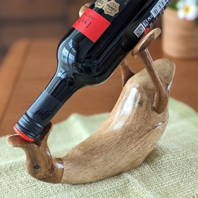 木彫りダックのワインホルダー