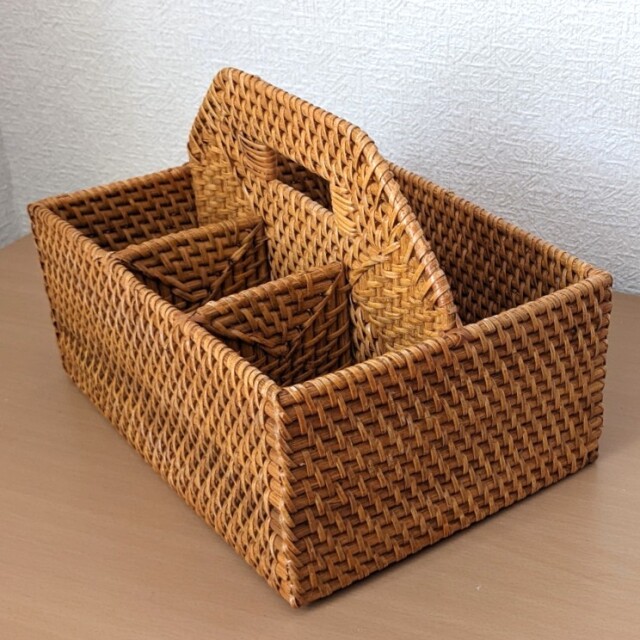 ラタンのカトラリーボックス