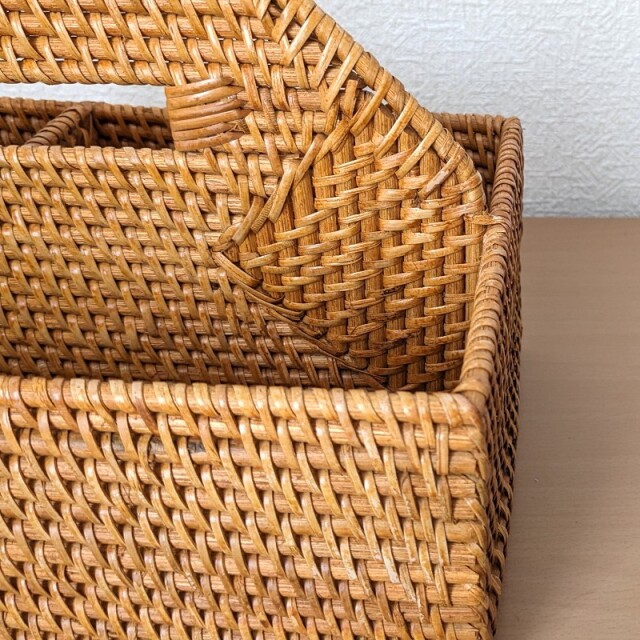 ラタンのカトラリーボックス（拡大）