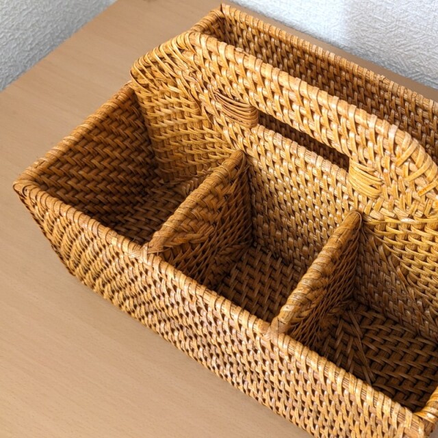 ラタンのカトラリーボックス（拡大）