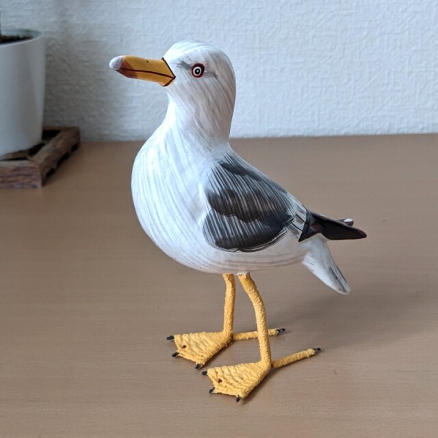 木彫りのカモメ
