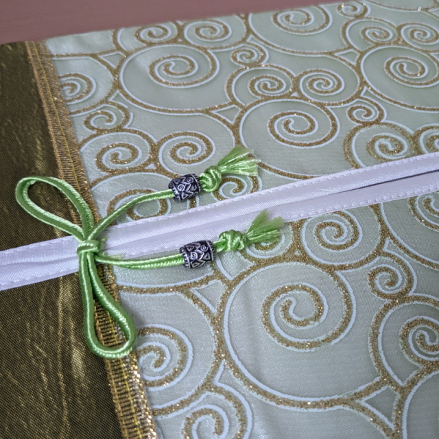 タイシルクのティッシュボックスカバー（うぐいす）