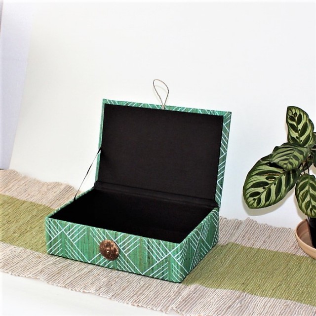 ウォーターヒヤシンスの収納ボックスオープン