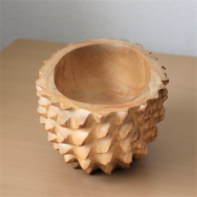 ドリアンみたいな木製ボウル（側面）