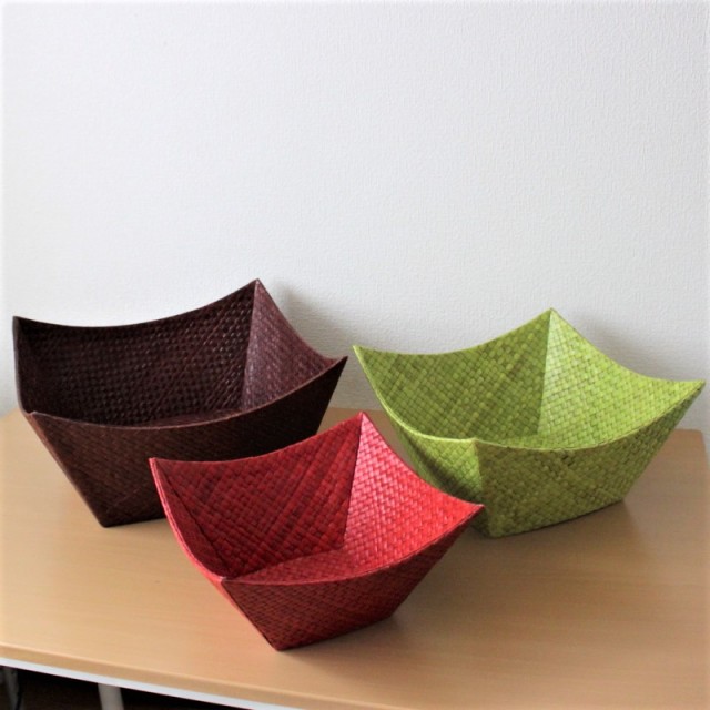 パンダンのカラフルスクエアボール