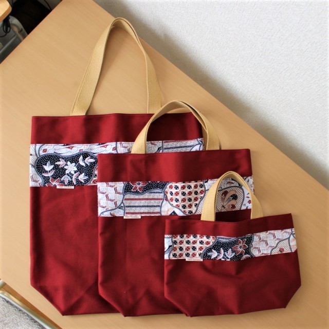 バティックをあしらったトーチバッグ（A)