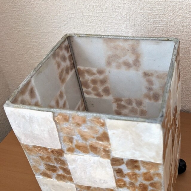 市松模様のシェルランプ
