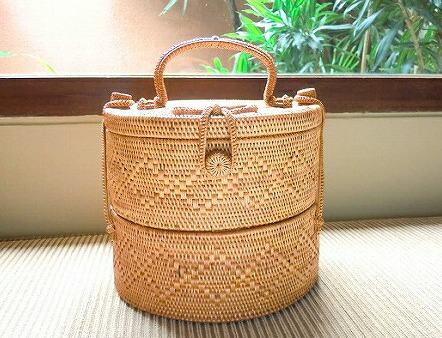 美品 アタ製 カゴバッグ ランチバッグ L 収納 バスケットアタ バリ雑貨 かごバッグ アタ製 バリ島 かごバッグ バリ 雑貨 浴衣 小物 専用⭐︎アタ  籠バスケット 3段バスケット バリ島 小物入れ 楽天市場】アタ製カゴバッグ ランチバッグL カゴバッグ 収納バスケット 籠 ... アタバスケット かごバッグ バッグ ピクニック バリ島 カゴ かご 籠