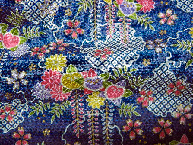 和柄 生地 京友禅 金彩ちりめん 雪輪に藤 (青) 10cm単位 切り売り