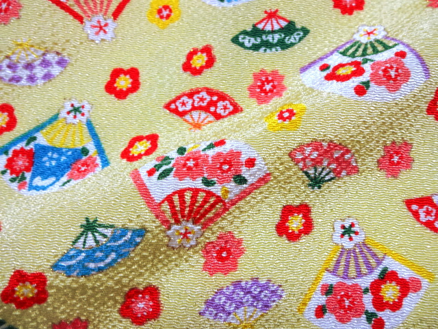 和柄 生地 京友禅 金彩ちりめん 扇に花 (黄) 10cm単位 切り売り