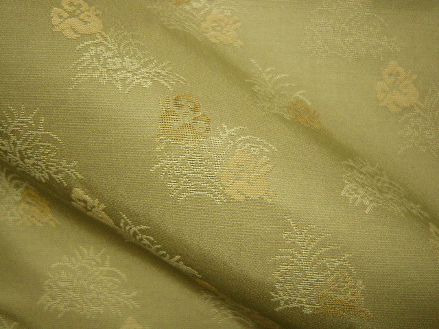 和柄 生地 貴船 緞子 花うさぎ緞子 (利休白茶) 10cm単位 切り売り