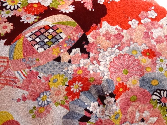 和柄 生地 京 一越ちりめん 手毬に花扇 (赤) 10cm単位 切り売り