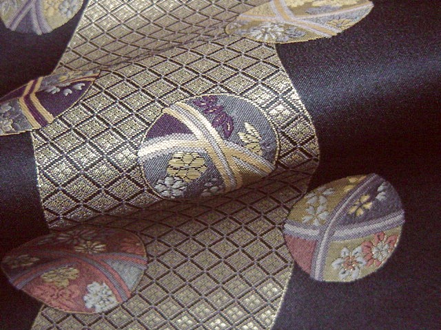 和柄 生地 京都 西陣織 金襴生地 花菱流れ地に手毬 10cm単位 切り売り