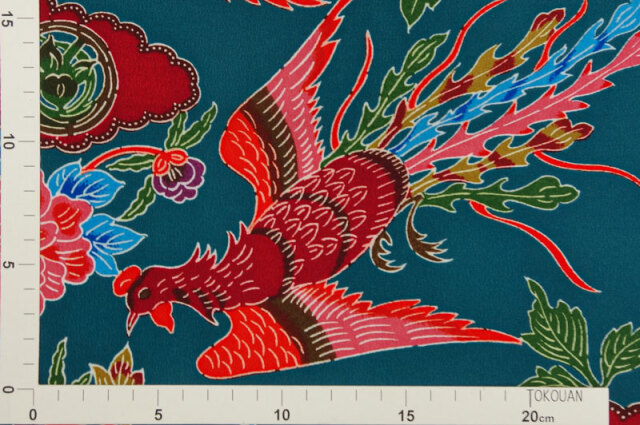 美しい鳳凰模様の赤い着物 紅型（びんがた） 牡丹鳳凰 （納戸） 柄の和柄生地通販なら都香庵