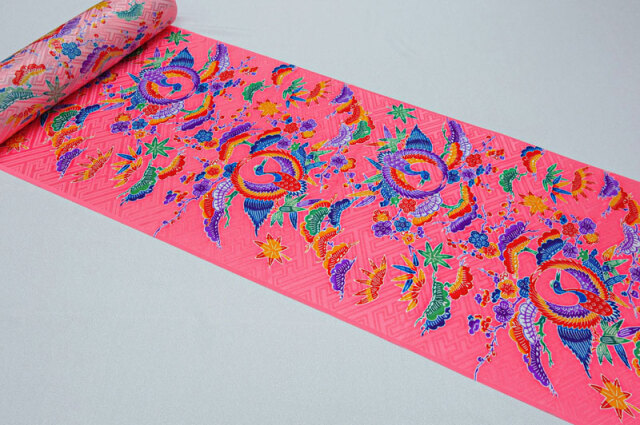 紅型（びんがた） 翔鶴松竹梅 （桃） 柄の和柄生地通販なら都香庵