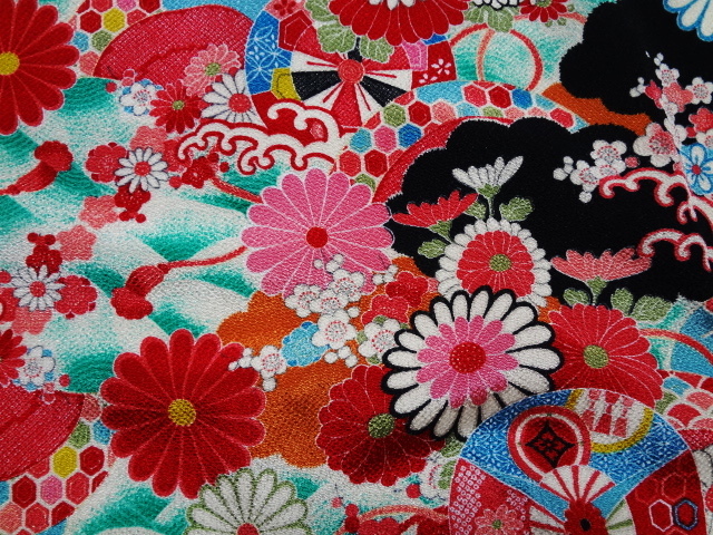 和柄 生地 友禅ちりめん 車文に花 (黒) 10cm単位 切り売り