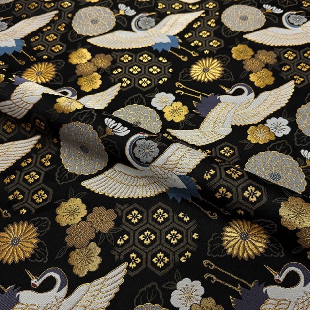 ★京都発・豪華絢爛・新品　西陣織打掛　鶴　織物・タペストリー！ 金襴生地 京都 西陣織 瑞鶴亀甲錦（黒）柄の和柄生地通販なら都香庵