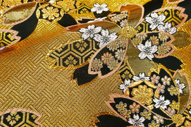金襴生地販売 網代地舞桜（金）柄の生地販売なら都香庵