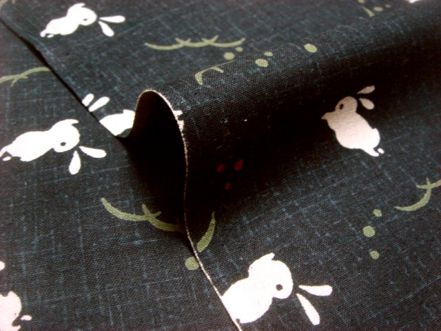 和柄 生地 綿 もめん生地 兎 (黒) 1m単位 切り売り