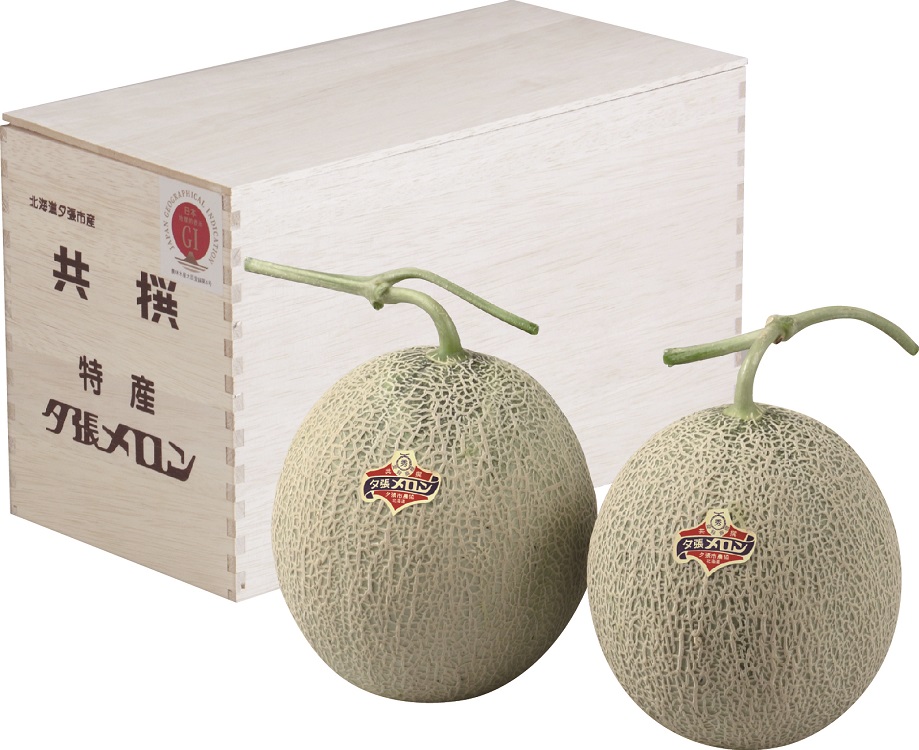 夕張メロン　秀品木箱入　２玉入（１玉／約１．６ｋｇ）　　【０１０】