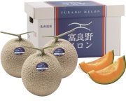 ＪＡふらの　ふらのメロン秀品　特大　３玉入（１玉／約２．６ｋｇ）　【０２６】