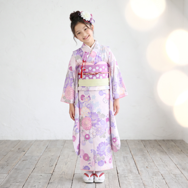 KAGURA】落ち着いた紫に古典文様、上品で繊細な美しさが魅力｜着物