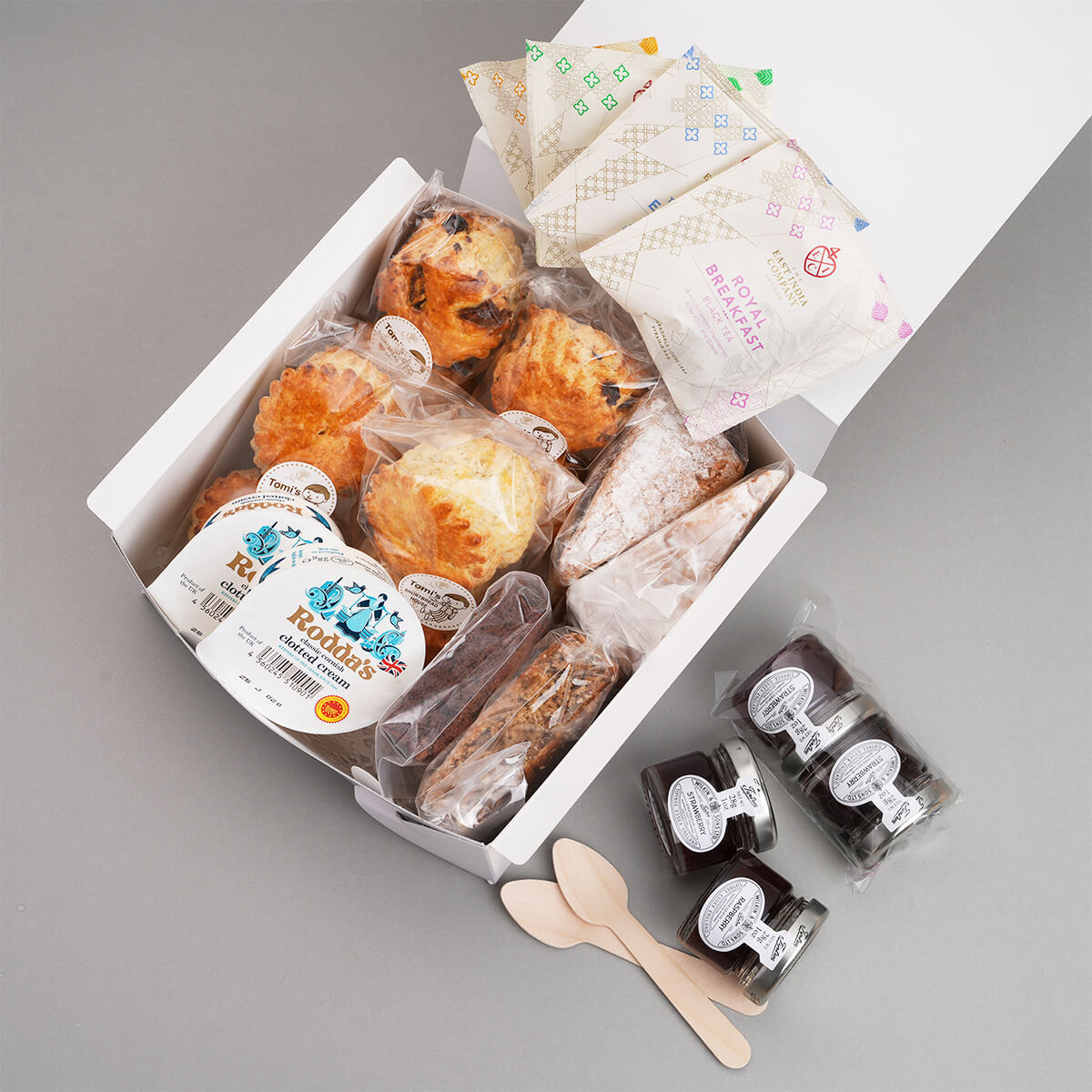 アフタヌーンティーセット Tea for Four トミーズショートブレッドハウス