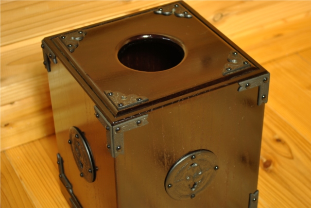 手造りのぬくもりが伝わる遠野民芸家具　くず入れ