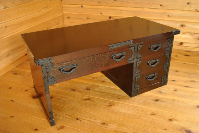 手造りのぬくもりが伝わる遠野民芸家具　座机