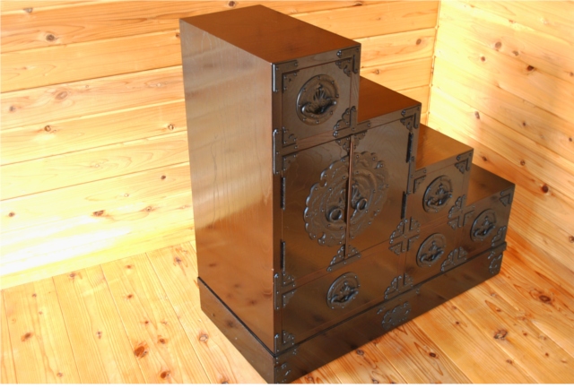 階段箪笥【手造りのぬくもりが伝わる遠野民芸家具】【送料無料】