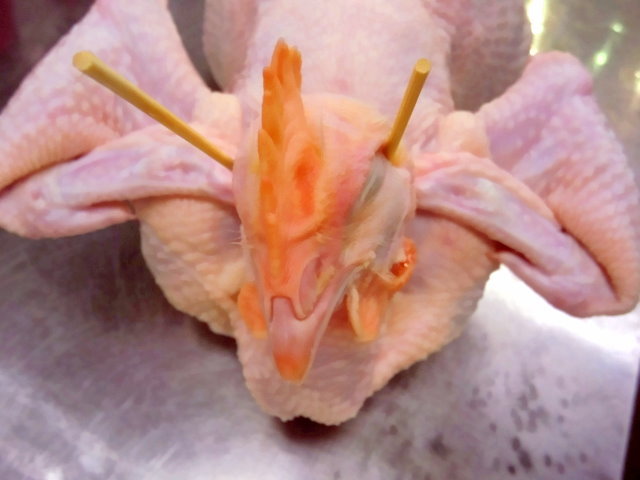 朝引き鶏の丸どり 1羽約3.1kg~3.3kg 【三重県産】【丸どり】