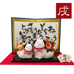 置物　干支　戌　イヌ　犬　２０１８　平成３０年　正月飾り　リュウコドウ　ちりめん　可愛い