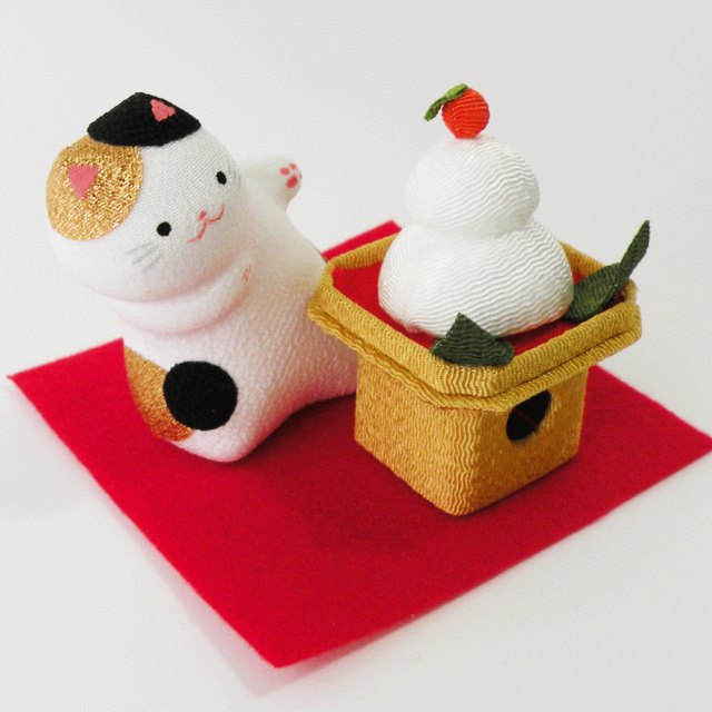 正月飾り 「のぞき猫と鏡餅」 龍虎堂 リュウコドウ ちりめん細工 正月