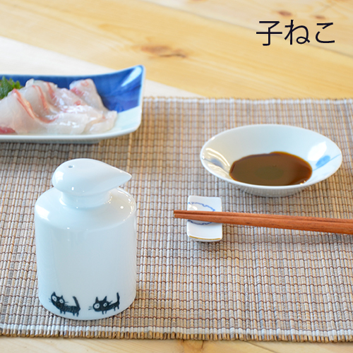 ピタッと止まる醤油差し（子ねこ）