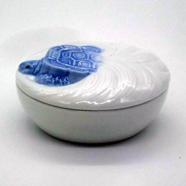 有田焼 陽刻 蓋物　亀