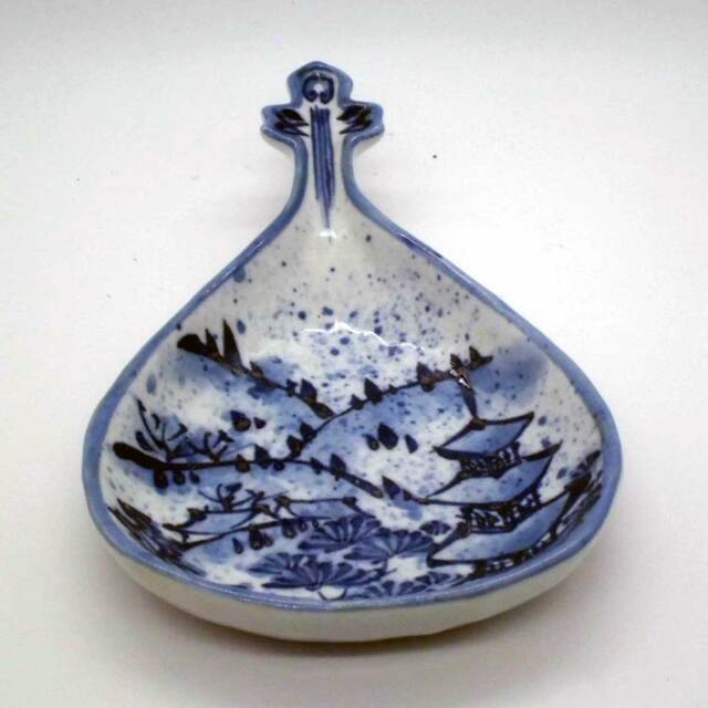 有田焼 染付 山水 吹き墨 びわ型 小鉢