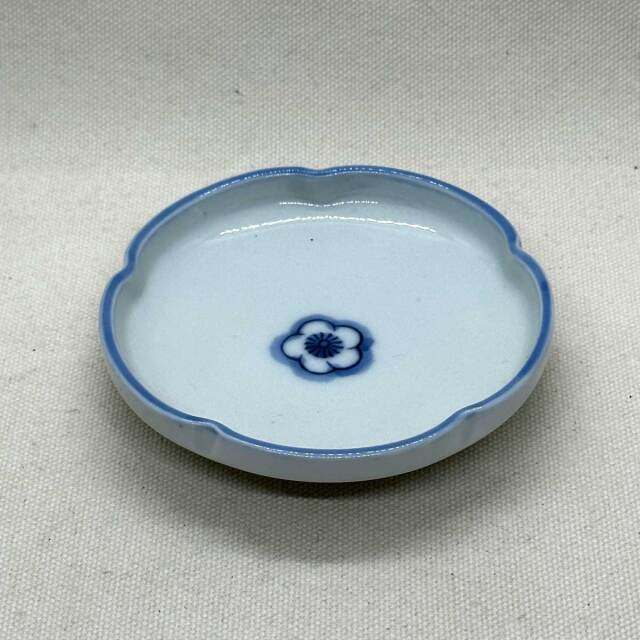 見込梅絵梅型小皿