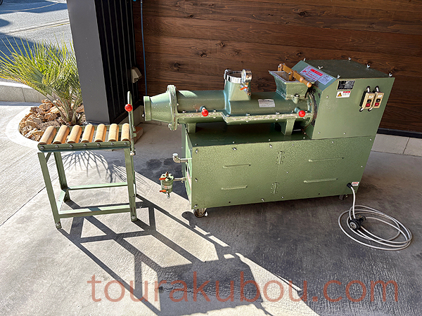 【中古】林田鉄工 真空式土練機 VM-05 鋳物羽根  三相タイプ　動作良好＜入荷〇＞