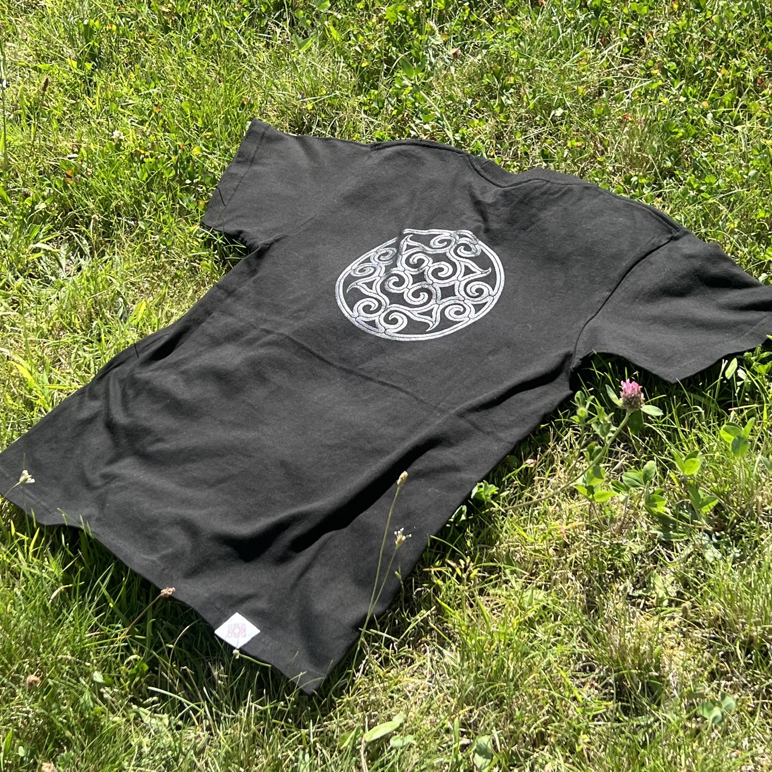 ToyToy屋アイヌ文様 Tシャツ【sikaari シカーリ（丸い）】 　