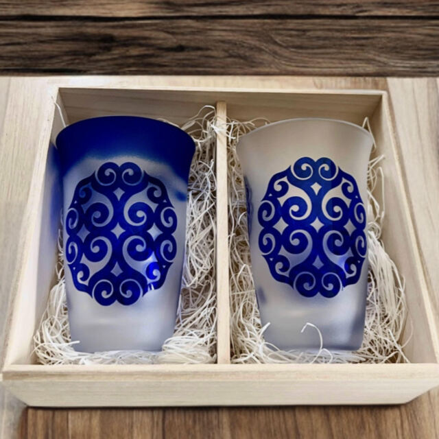 ペアグラスギフト：アイヌ文様サワーグラス（特製桐箱入り）