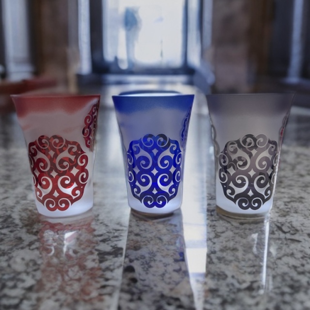 heri-at / 口元ぼかしあり（3色展開）