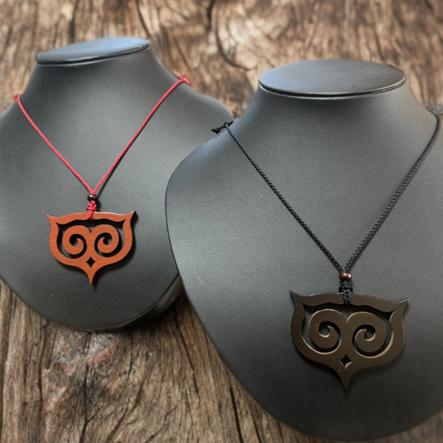 漆塗りペンダント kotankor-kamuy