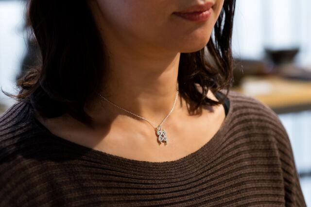 アイヌ文様ネックレス - sirokani-pe (シロカニぺ）銀の滴 | アイヌ